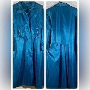 MAGGIE LAWERENCE BLUE UNISEX RAINCOAT SIZE 14/16